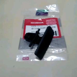 Cover Pengait Pembuka Laci Hitam Knob Pocket Black New Scoopy K2F Original Honda 81144K2FN00ZB