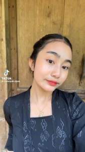 Kebaya kutu baru modern