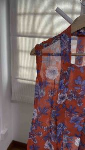 ❤️New Sleeveless Red base Flower Pattern Batik Blouse M Size ❤️
