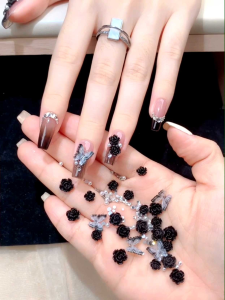 Túi phụ kiện trang trí móng tay mẫu Hoa mai / hoa hồng trắng đen / hoa nhí mix