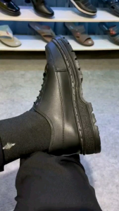 SEPATU HITAM DOCMART / SEPATU CASUAL PRIA TERBARU