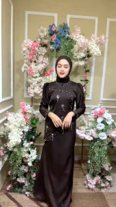 Gaun Pesta selvia Maxmara Premium dengan Rok Model Duyung dan Payet Mutiara & Perak