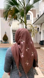 Hijab segi empat motif tasel jambul sulam bordir butik mewah mix payet motif bunga / kerudung segi empat motif DNR9965