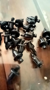 100 pcs baut kancing / klip body plastik kecil Nmax N max /CBR ninja / Pcx / R15