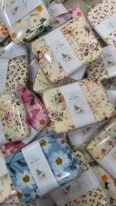 กระเป๋าของชำร่วย 50 ใบ ขนาด 9x11.5 cm ฟรีป้าย พร้อมใส่ถุงแก้ว มีแบบให้เลือกทุกเทศกาล หลังกดสั่งทักแชททำป้ายได้เลยคะ