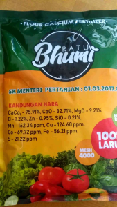 PUPUK Kalsium / Calcium Ratu Bumi 1KG Cegah Rontok Daun Kuning Pada Tanaman Tomat\nPUPUK KALCIUM RATU BUMI 1KG CEGAH Penyakit Layu Daun Kuning Pada tanaman Cabai Merah Kriting\nPUPUK KALCIUM / Calcium Ratu Bumi 1KG Cegah Rontok Daun Kuning Pada Tanaman Hias