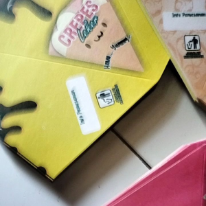 Kertas wadah crepes l lakker dll berwarna cerah