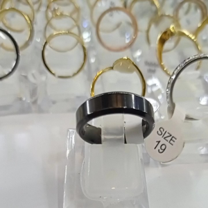 Cincin Titanium Black Anti Luntur: Keunggulan & Pilihan Ideal