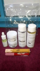 LUMIWHITE PAKET BRIGHTENING LENGKAP FACE WASH - TONER - RETINOL/SERUM - DAY CREAM - NIGHT CREAM / KRIM SKINCARE GRATIS LIPSTICK