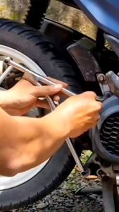 BREKET KNALPOT/ DUDUKAN KNALPOT RACING BEAT SCOOPY GENIO SPACY MIO