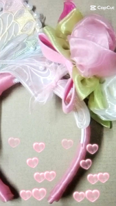 ที่คาดผมผีเสื้อใหญ่ปักมุกและดอกกุหลาบผ้าไหมแก้ว