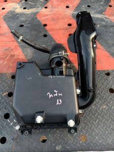 หม้อกรองอากาศ  Mitsubishi Titan มือสองแท้ถอด(กรุณาตรวจสอบสินค้าไห้ดี ถ้าใม่แน่ใจให้แชทถามทางร้านก่อนสั่งสินค้า ทางร้านจะไม่รับคืนสินค้าในกรณี ไม่พอใจสินค้า หรือ สั่งสินค้าผิด ทางร้านไม่มีนโยบายคืนเงิน นอกจากสินค้าทางร้านเสียหาย)