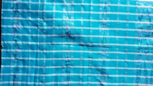 Lipa Saqbe Sarung Tenun Sutra Mandar Sulawesi Barat