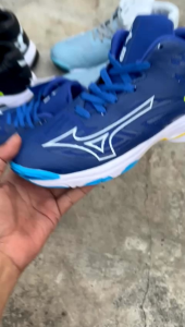 sepatu voly pria wave z7 sepatu olahraga pria. sepatu badminton