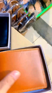 Dompet Kulit Full Up: Memilih & Merawat Dompet Kulit Pria Berkualitas