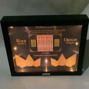 Bingkai Mahar wayang mahar javanese mahar 1 hari jadi pigura frame mahar Plus Lampu 20x25 cm