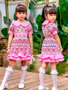 เดรสกระโปรงลายไทย คอบัว แขนตุ๊กตา แต่งสม็อคหลัง ชายกระโปรงระบาย 2 ชั้น ตกแต่งโบว์ ผ้าฝ้ายทั้งชุด