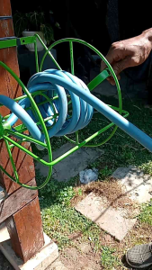 Dudukan Rol Selang/Kabel Besi Diameter 30cm: Aksesoris Instalasi Listrik