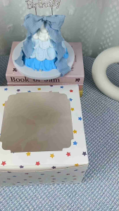 กล่องเค้ก 1 ปอนด์ พิมพ์ลาย colorful stars ทรงสูง 15 cm. (100 ชิ้น / แพ็ค)