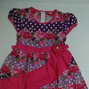 Desain Bunga Cantik: Memilih Dress Motif Bunga-Bunga yang Elegan