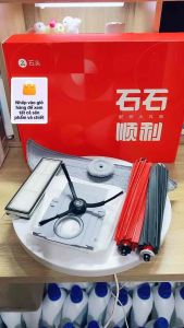 Hộp Phụ kiện Chính hãng Roborock S8 Max V Ultra .( Như Hình ) . Gồm : 2 Chổi cạnh / 2 lọc bụi / 3 Túi rác / 1 Khăn lau / 1 Khăn lau bên