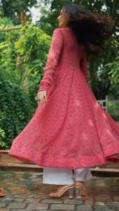 NEW BEAUTIFUL GEORGETTE FLORAL GOWN PERFECT FOR OUTING MODE