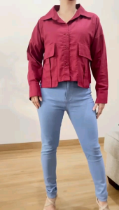 Kemeja Crop Rami Lengan Panjang: Pilihan Kemeja Casual Urban