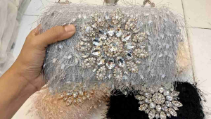 TAS PESTA IMPORT BAHAN BULU / TAS PESTA WANITA A89