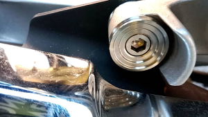 บูทท่อ Wave บูทจี้ลายเล็ก/พอดีกับพักเท้า-ใส่รถรุ่น w125iw125Rw125Sw110iDream w125 ปลาวาฬw125 Ledw125 บังลม สินค้าสแตนเลสแท้(ราคาต่อ 1 ชุด ราชาน๊อต