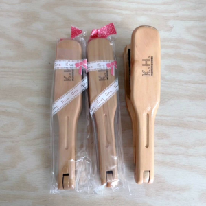 KH Brand High Quality Wooden Crimper Synthetic Man Made Hair Rebonding Straightening Brush Comb