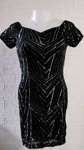 เดรสแขนสั้นสีดำปักเลื่อมสีเงิน ผ้าตาข่ายยืดผสม spandex ตัดเข้ารูป Size M อก 34-36