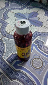 MINYAK URUT DAYAK PERISAI BORNEO atasi nyeri otot keseleo reumatik asam urat dan Gatal gatal. 250ml Tetes Perawatan