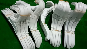 Gantungan Hanger Anak Maneti Putih (Harga Jual Lusinan)