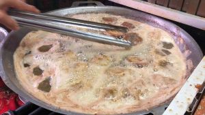 ไข่ปลาดุกทอดสมุนไพร พร้อมทาน 20 ชิ้น