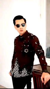 Kemeja Batik Pria Slimfit Warna Marron Lapis dalam Furing