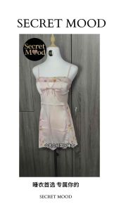 Sweet Rose Spaghetti Strap Nightdress Gaun Tidur Tali Halus Sweet Rose 甜美玫瑰吊带睡裙 激情火辣露背睡衣甜美诱惑缎面