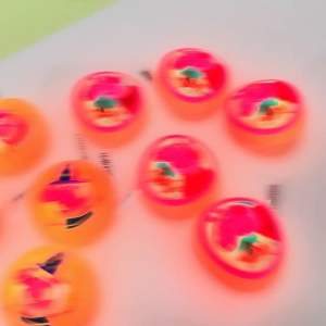 4 มีไฟกระพิบ "Jibbitz Led (glow in the dark)