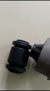 BOSH SAYAP BUSHING ARM DEPAN TOYOTA VIOS LAMA KECIL DAN BESAR