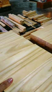 ไม้สนนำเข้าขนาดหนา 1.2 เซน xกว้าง 3เซน xยาว 50เซน ( 1มัดมี 12ท่อน)