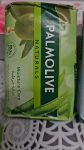 Palmolive Naturals Moisture Care Soap with Aloe Extract & Olive Oil 100% Natural.