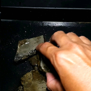 Bahan / Bongkahan Batu Akik Asli Natural Badar Perak Unik