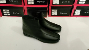 Sepatu Boot Flat Wanita Kulit
