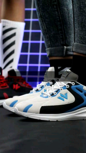 SEPATU SNEAKERS PRIA DAN WANITA CASUAL SANTAI CEWEK TERBARU DAN TERKINI VIRAL