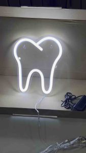 ป้ายไฟ ป้ายไฟร้าน ป้ายไฟวิ่ง ป้ายไฟนีออน ป้ายไฟled ป้ายไฟตกแต่งผนัง ป้ายไฟทันตกรรม ป้ายไฟคลีนิคฟัน สีขาว (20x23cm)