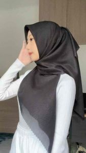 MOZAIK SQUARE By SARALIAHIJAB | hijab motif | hijab square | segiempat motif elegan