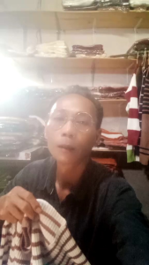 blouse 016 terbaru dari rajutan motif strip