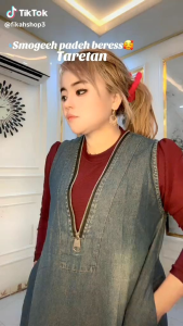 MIDI Rawis Soft Jeans Terbaru Viral\\n\\nMIDI Rawis Soft Jeans terbaru telah menjadi tren di dunia fashion, menawarkan gaya kasual yang menawan dan nyaman. Artikel ini akan membahas berbagai aspek penting tentang MIDI Rawis Soft Jeans, mulai dari pemilihan ukuran jeans yang cocok untuk berbagai tubuh, gaya kasual yang cocok dengan MIDI Rawis Soft Jeans, kelebihan bahan jeans yang nyaman dan lembut, desain jeans yang trendy, dan keunggulan MIDI Rawis Soft Jeans terbaru.\\n\\n Ukuran Jeans yang Cocok untuk Berbagai Tubuh\\n\\n Panduan Pemilihan Ukuran Jeans yang Tepat\\n\\nPilihlah ukuran jeans yang tepat sesuai dengan bentuk tubuh Anda. Untuk mengetahui ukuran jeans yang ideal, Anda dapat mencoba jeans di toko atau mengukur lingkar pinggang dan pinggul Anda.\\n\\n Tips Memilih Ukuran Jeans untuk Tubuh Kecil\\n\\nJika Anda memiliki tubuh kecil, pilihlah ukuran jeans yang lebih kecil atau slim fit. Hindari jeans dengan ukuran yang terlalu besar karena akan membuat penampilan Anda tampak tidak proporsional.\\n\\n Tips Memilih Ukuran Jeans untuk Tubuh Besar\\n\\nJika Anda memiliki tubuh besar, pilihlah ukuran jeans yang lebih besar atau loose fit. Hindari jeans dengan ukuran yang terlalu kecil karena akan membuat penampilan Anda tampak tidak nyaman.\\n\\n Jeans untuk Gaya Kasual\\n\\n Mengenakan Jeans dengan Tampilan Kasual yang Menawan\\n\\nJeans adalah pakaian yang sangat fleksibel dan dapat dipadukan dengan berbagai gaya kasual. Anda dapat mengenakan MIDI Rawis Soft Jeans dengan kaos, kemeja, atau blus untuk mendapatkan tampilan kasual yang menawan.\\n\\n Pilihan Gaya Kasual yang Cocok dengan MIDI Rawis Soft Jeans\\n\\nBerikut beberapa pilihan gaya kasual yang cocok dengan MIDI Rawis Soft Jeans:\\n\\n* Kaos polos + sneakers\\n* Kemeja putih + sepatu kulit\\n* Blus berwarna pastel + sandal jepit\\n\\n Bahan Jeans Nyaman dan Lembut\\n\\n Kelebihan Bahan Jeans MIDI Rawis Soft Jeans\\n\\nBahan jeans MIDI Rawis Soft Jeans dirancang khusus untuk memberikan kenyamanan dan kelembutan saat dipakai. Bahan jeans ini tidak mudah kusut dan tahan lama.\\n\\n Mengenal Jenis Bahan Jeans yang Nyaman dan Lembut\\n\\nBeberapa jenis bahan jeans yang nyaman dan lembut antara lain:\\n\\n* Denim stretch\\n* Denim organik\\n* Denim modal\\n\\n Desain Jeans yang Trendy\\n\\n Desain Trendy dari MIDI Rawis Soft Jeans\\n\\nMIDI Rawis Soft Jeans hadir dengan desain jeans yang trendy, seperti celana jeans dengan model boyfriend atau high waist. Desain jeans ini dapat membuat penampilan Anda tampak lebih modis.\\n\\n Cara Menggunakan Desain Trendy dari MIDI Rawis Soft Jeans\\n\\nBerikut beberapa cara menggunakan desain trendy dari MIDI Rawis Soft Jeans:\\n\\n* Padukan celana jeans high waist dengan blus atau kemeja pendek\\n* Pakai celana jeans boyfriend dengan kaos polos dan sneakers\\n\\n MIDI Rawis Soft Jeans Terbaru\\n\\n Keunggulan MIDI Rawis Soft Jeans Terbaru\\n\\nMIDI Rawis Soft Jeans terbaru hadir dengan berbagai keunggulan, seperti desain jeans yang trendy, bahan jeans yang nyaman dan lembut, serta pemilihan ukuran jeans yang cocok untuk berbagai tubuh.\\n\\n Panduan Memilih MIDI Rawis Soft Jeans Terbaru\\n\\nBerikut beberapa panduan memilih MIDI Rawis Soft Jeans terbaru:\\n\\n* Perhatikan ukuran jeans yang cocok untuk tubuh Anda\\n* Pilih desain jeans yang trendy dan sesuai dengan gaya Anda\\n* Cek kualitas bahan jeans untuk mendapatkan kenyamanan maksimal\n}