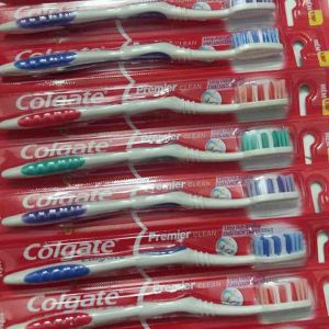 Vỉ 12 cây bàn chải đánh răng Colgate Premier Clean (loại giá bao bì 8k)