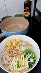 กาแฟหมูกุลและสูตรเผ็ด ซอสหมี่คลุก การฉีดพริกคั่วหอม ซอสก๋วยเตี๋ยวแห้งมหัศจรรย์ อร่อยหยุดไม่ได้ รูปร่างสุด ปราศจากผงชูรส ทานเพลินดูเลเซอร์