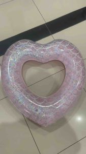 PELAMPUNG RENANG DEWASA BENTUK LOVE GLITTER SWIMMING POOL DIAMETER 80CM